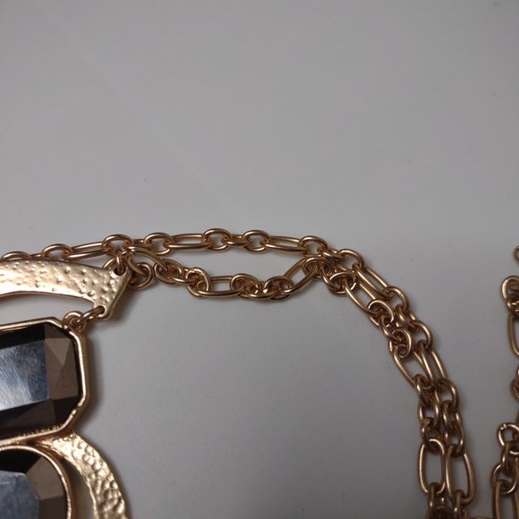 Gold Tone Metal And Plastic Large Pendant Necklace Adjustable 34.5 To 38 Inches - Picture 9 of 11